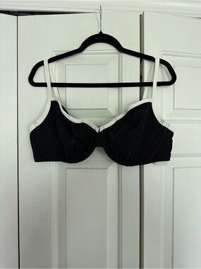 Abercrombie & Fitch Curve Love Black and White Underwire Swim Bikini Top